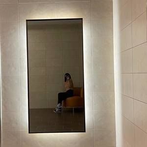 Meet your Posher, Bình